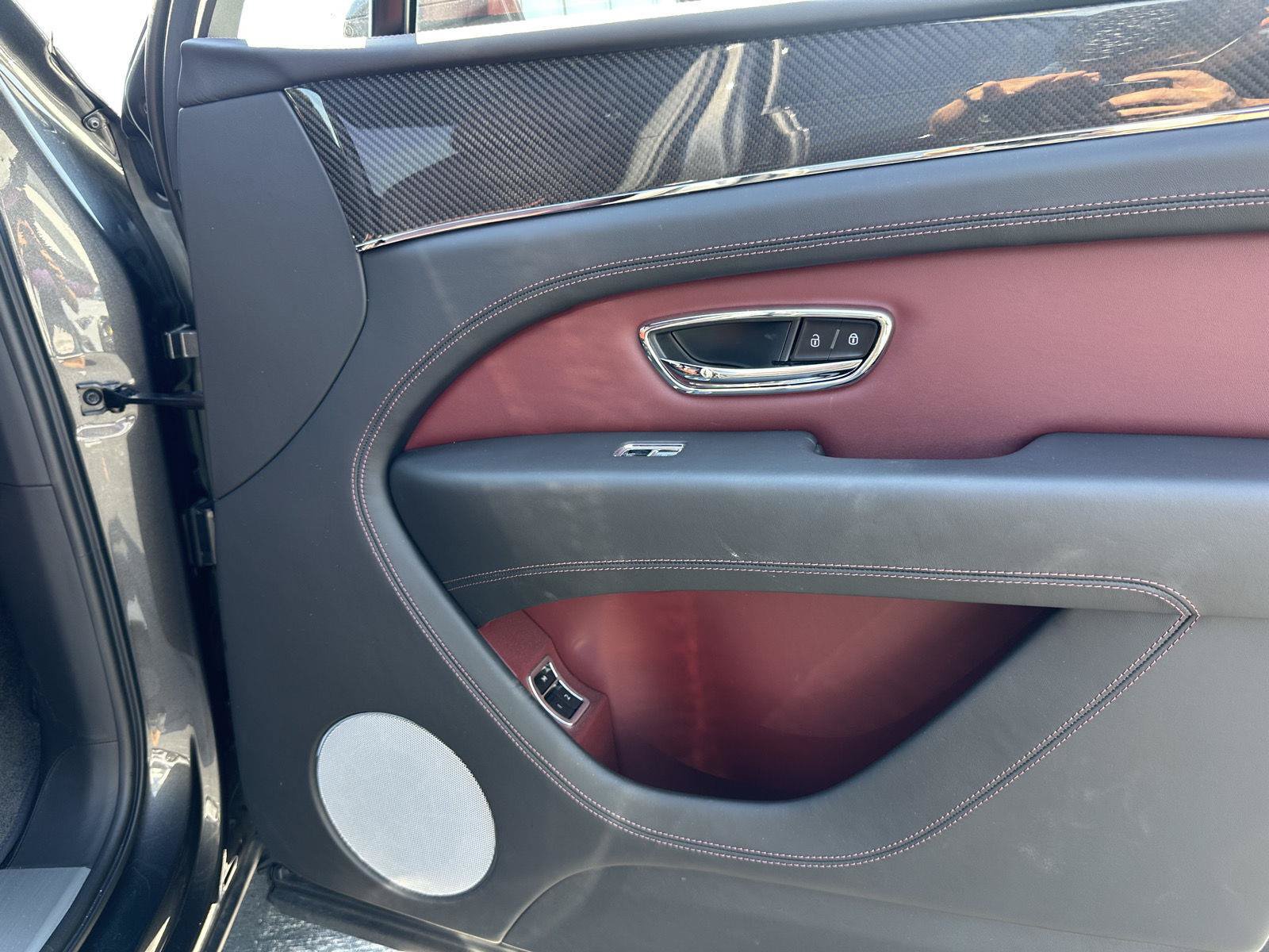 Used 2022 Bentley Bentayga AWD/4WD image 20