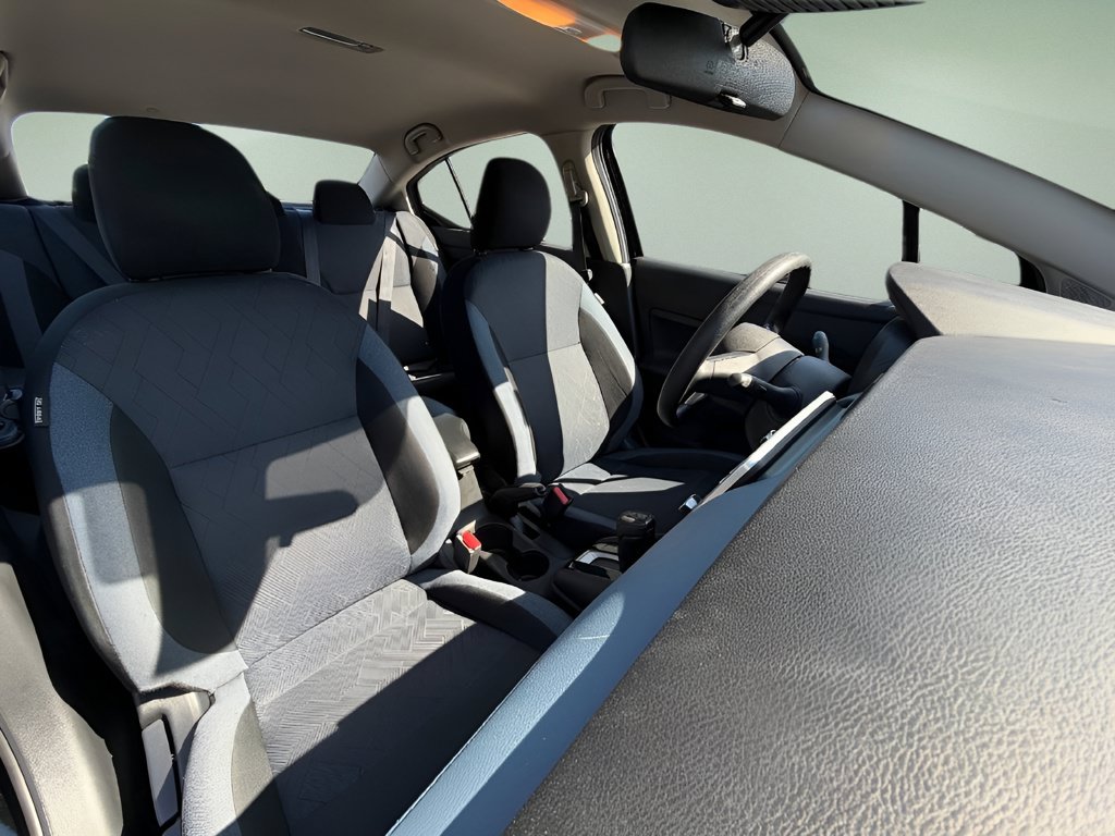 Used 2023 Nissan Versa SV FWD image 21
