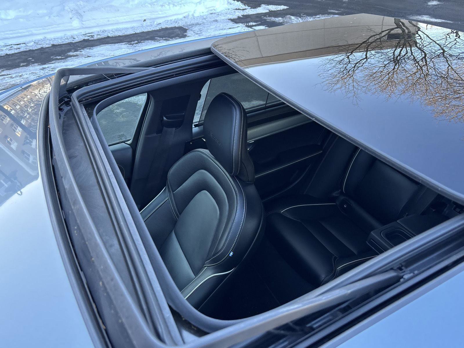 Used 2020 Volvo S90 T8 Inscription image 30