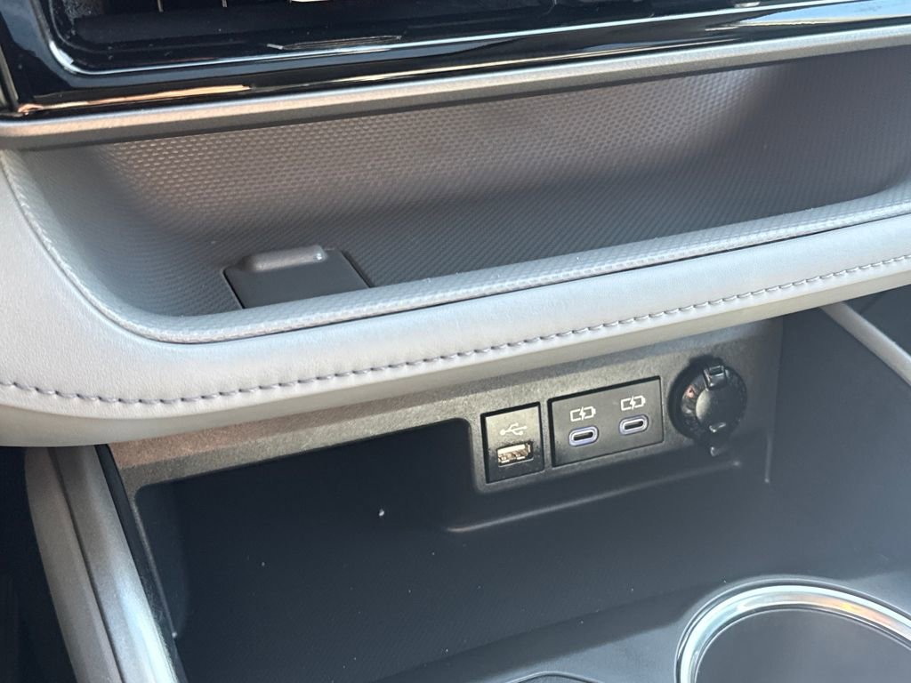 Used 2022 Toyota Highlander XLE image 26