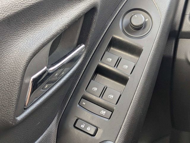 Used 2022 Chevrolet Trax LT w/ LT Convenience Package image 22