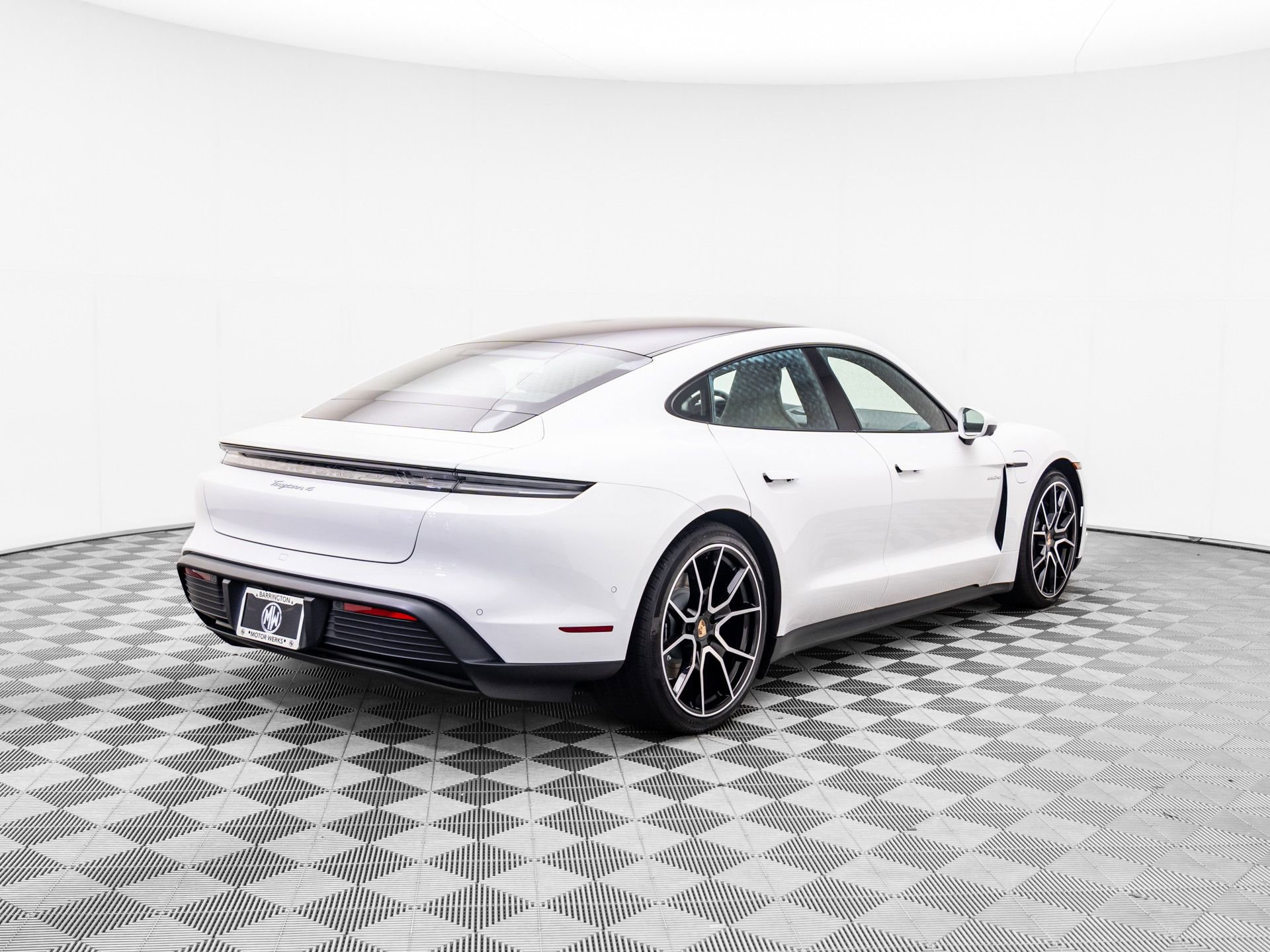 New 2025 Porsche Taycan image 7