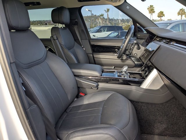 Used 2023 Land Rover Range Rover Long Wheelbase SE image 17