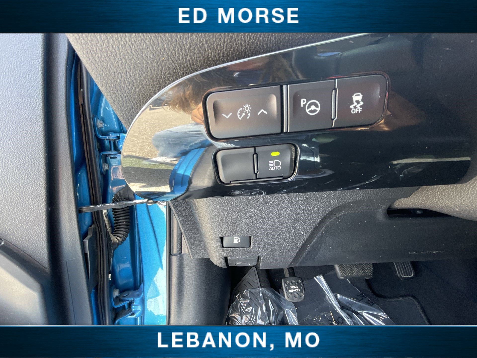 Used 2020 Toyota Prius XLE w/ Carpet Mat Package FWD image 17