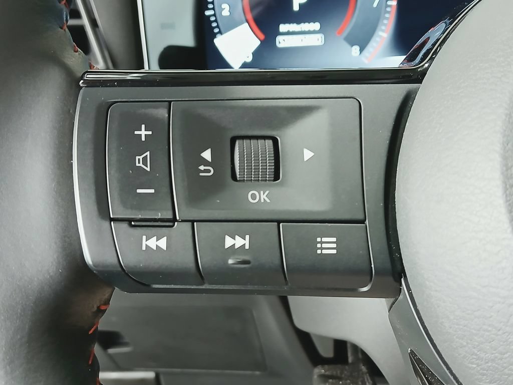 Certified 2025 Nissan Kicks SR w/ SR Premium Package AWD/4WD image 28