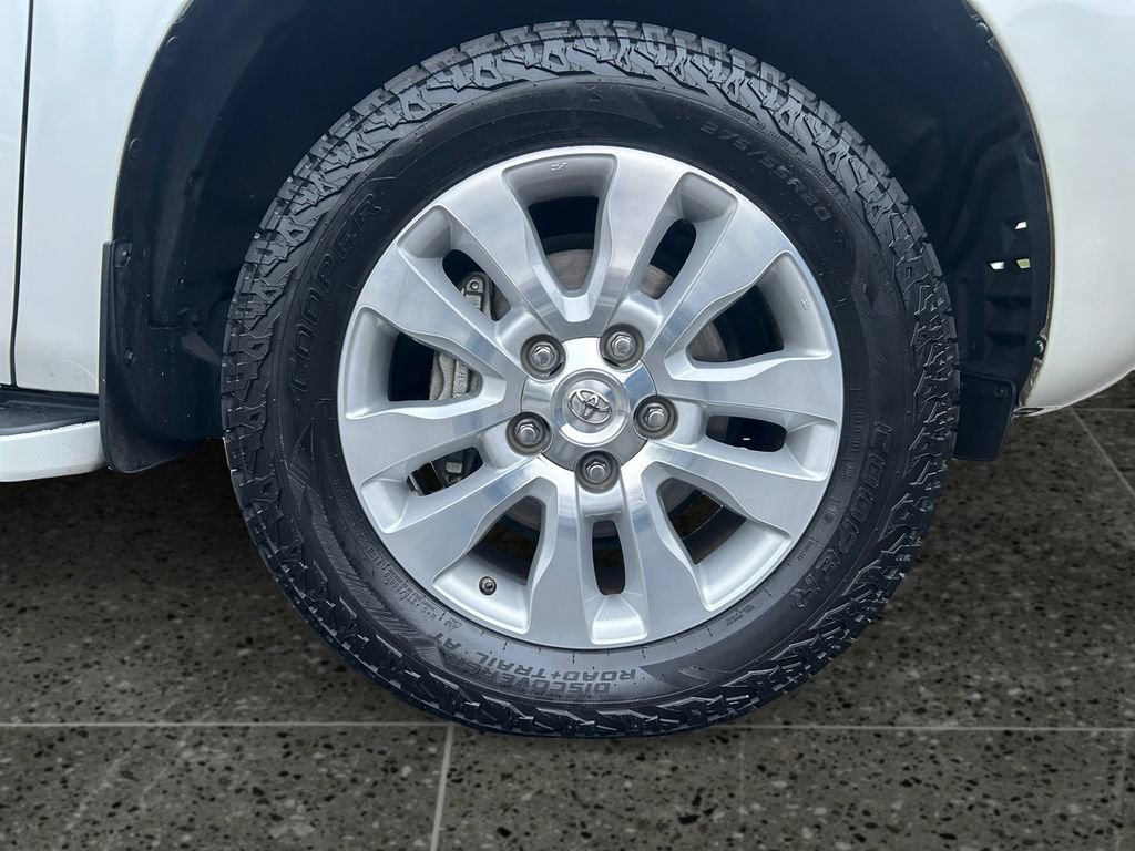 Used 2016 Toyota Sequoia Platinum image 9