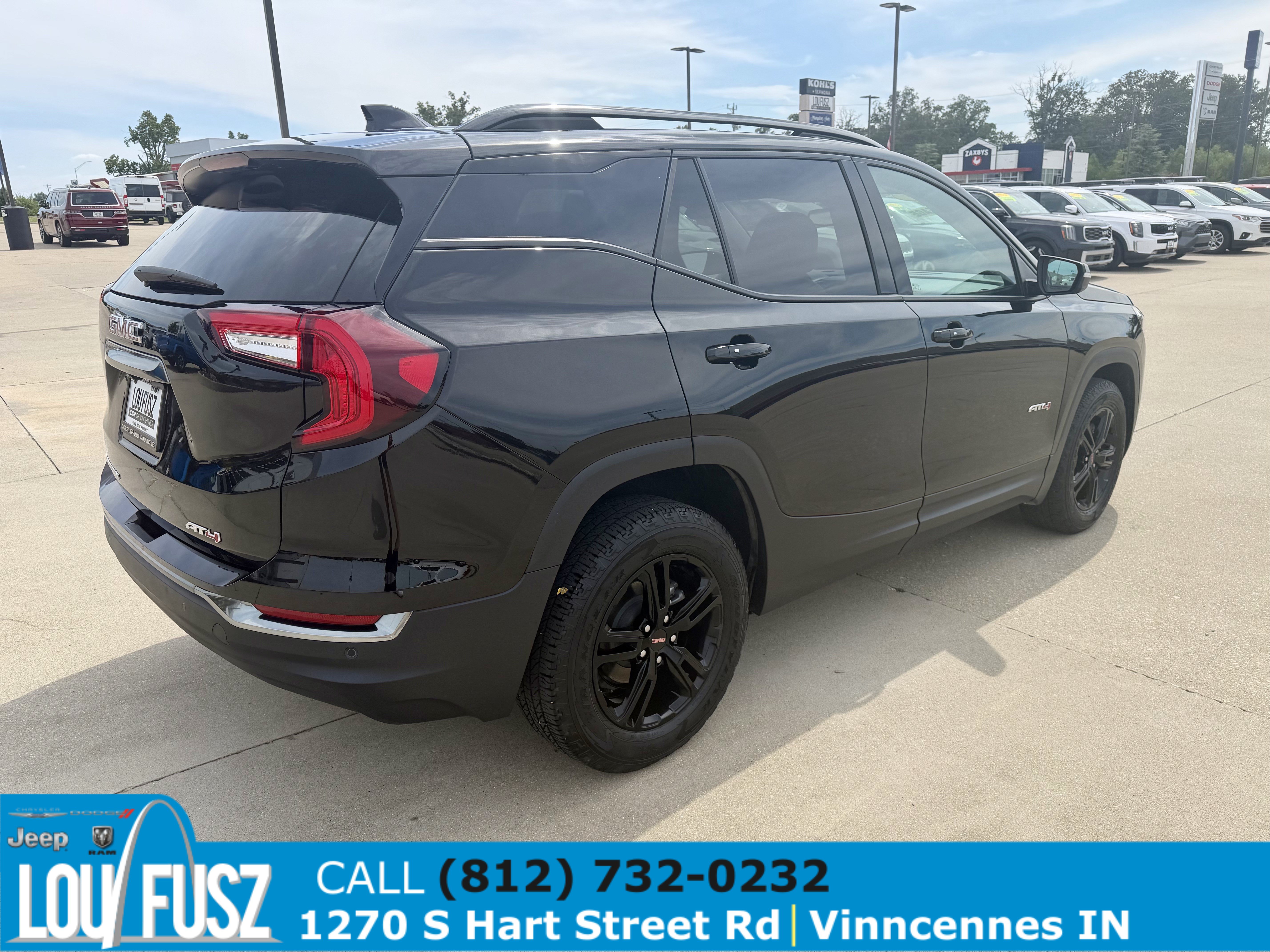 Used 2024 GMC Terrain AT4 AWD/4WD image 7