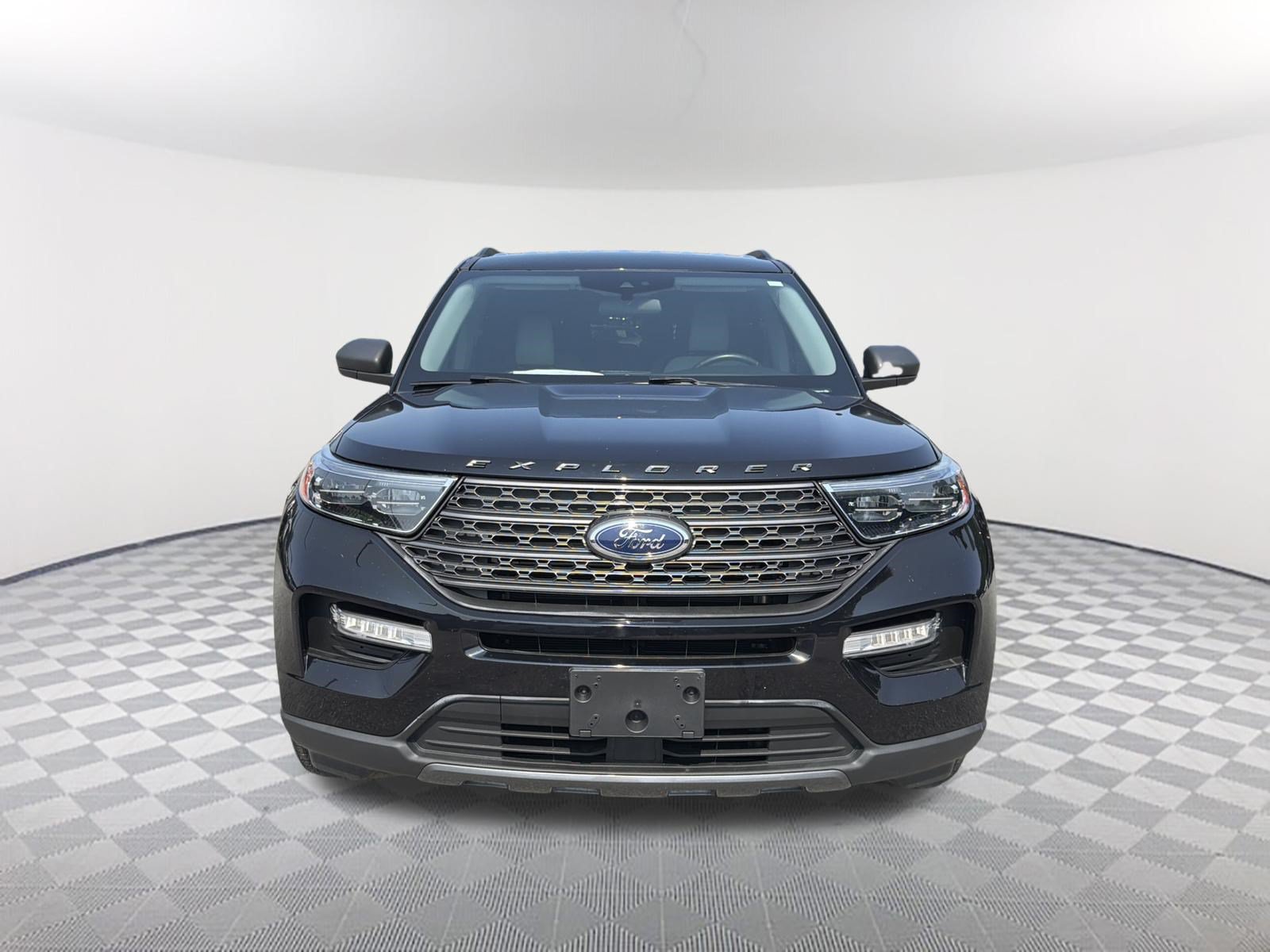 Used 2021 Ford Explorer XLT w/ Equipment Group 202A RWD image 9