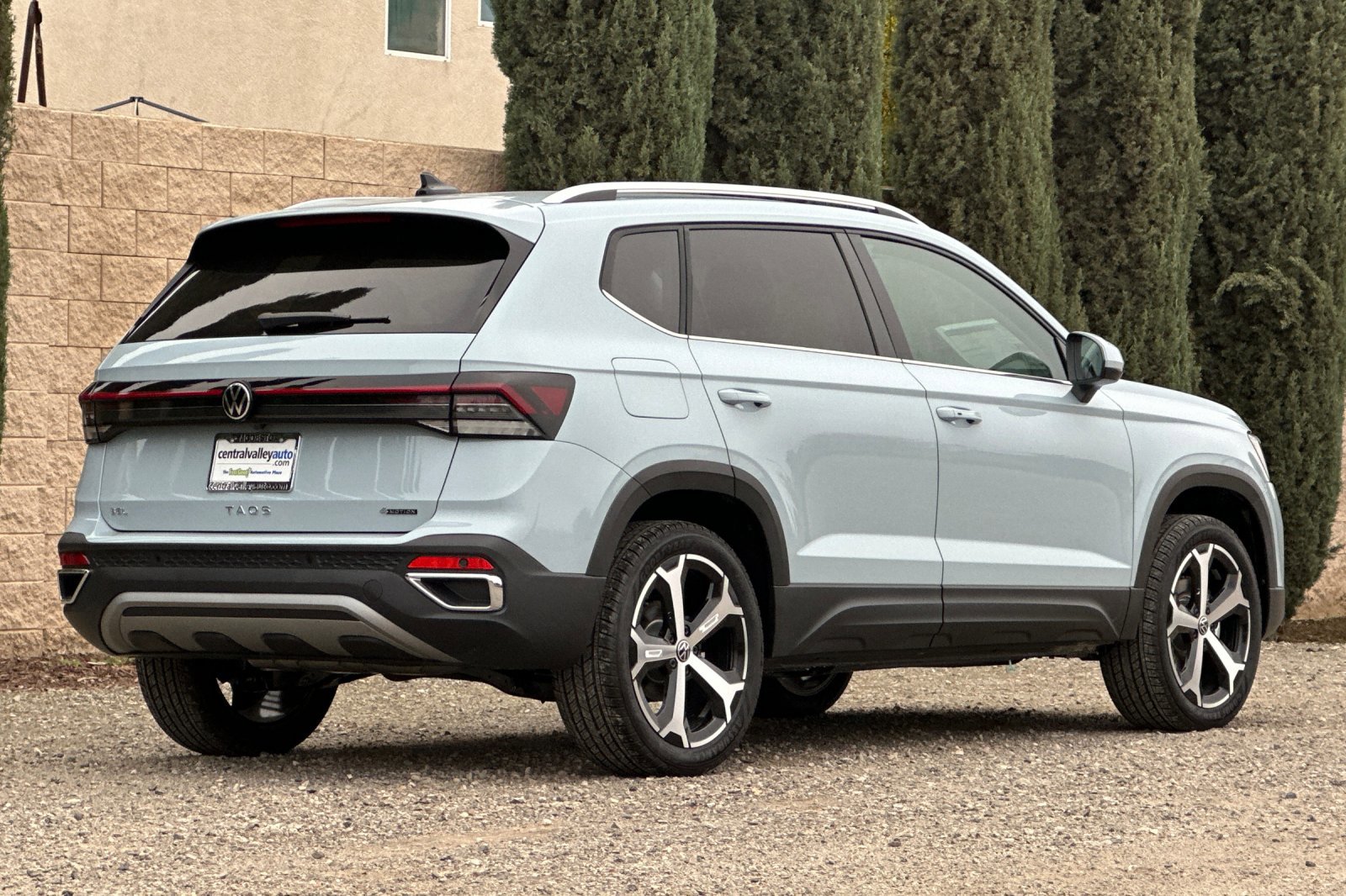 New 2026 Volkswagen Taos SEL image 4