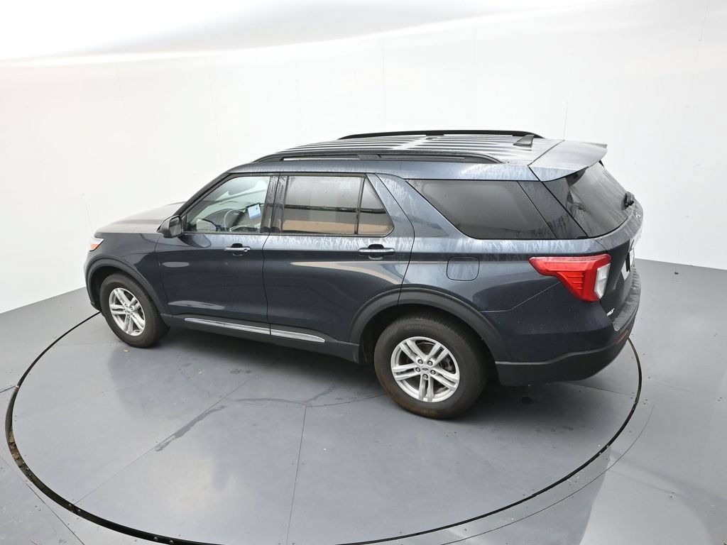 Used 2023 Ford Explorer XLT w/ Equipment Group 202A AWD/4WD image 27