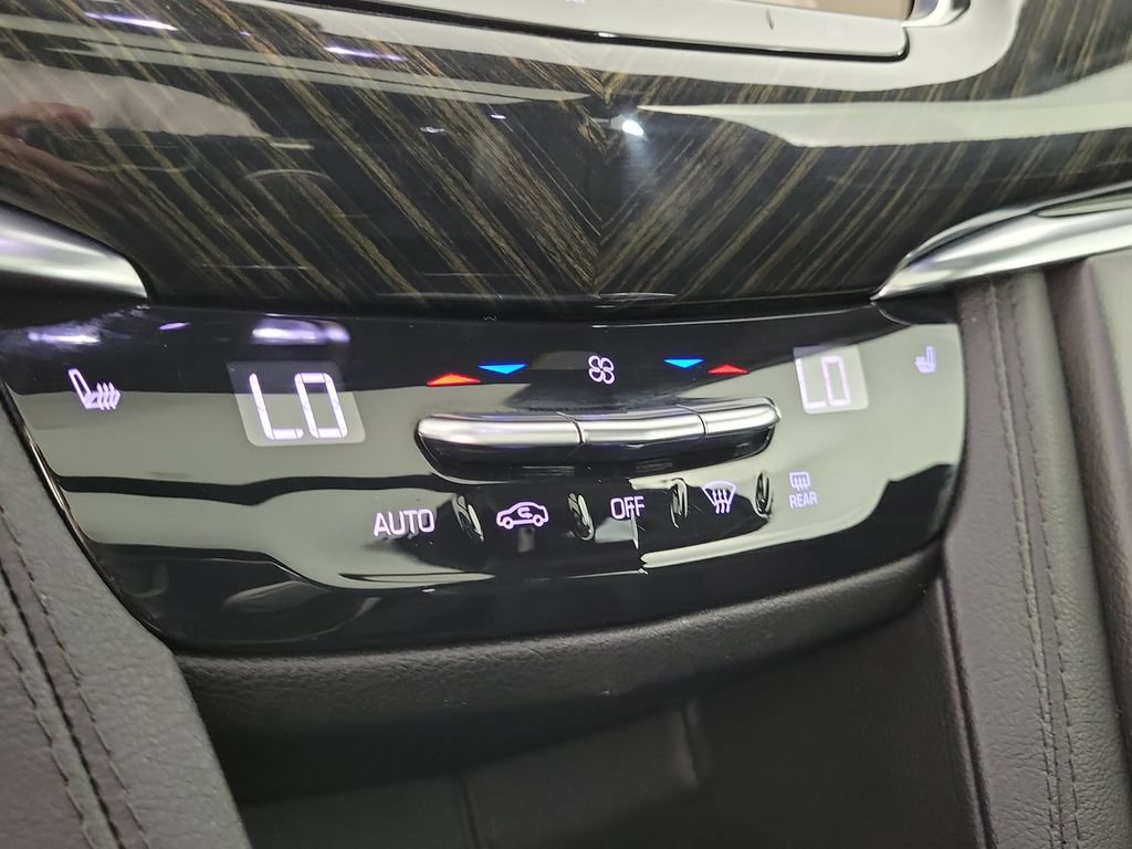 Used 2020 Cadillac XT6 Premium Luxury FWD image 30