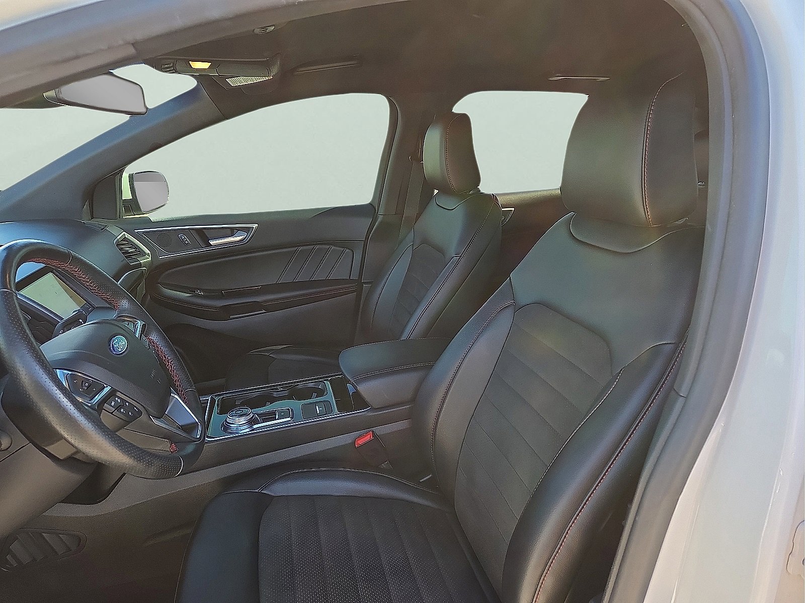 Used 2020 Ford Edge ST-Line w/ Cold Weather Package image 12