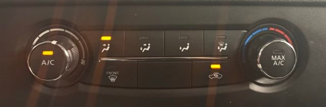 Used 2025 Nissan Frontier SV image 28