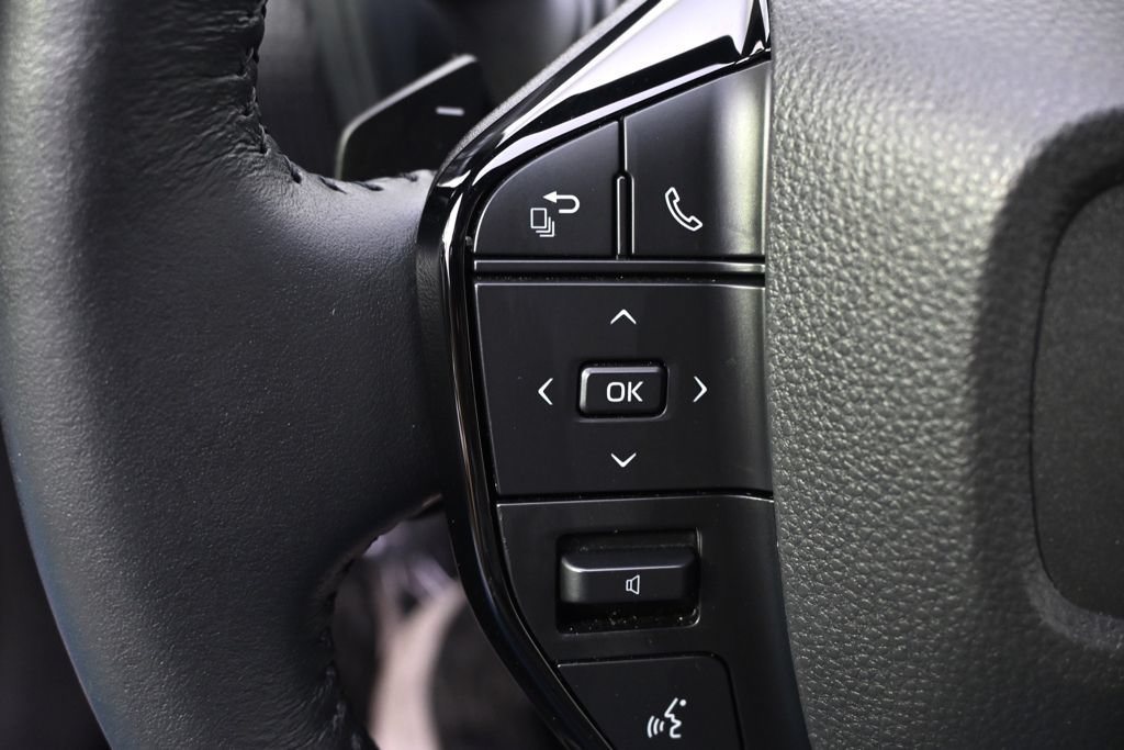 Used 2023 Subaru Solterra AWD image 33