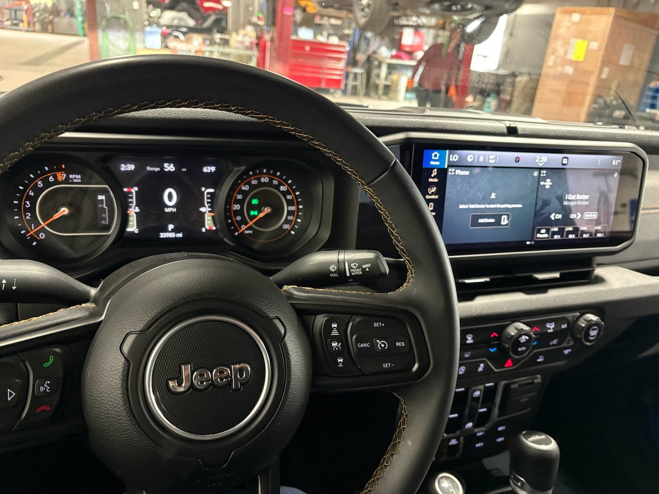 Used 2024 Jeep Gladiator Sport AWD/4WD image 2