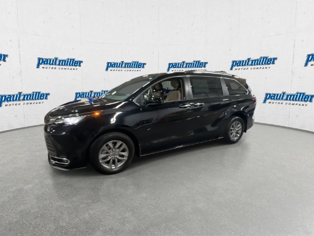 Used 2022 Toyota Sienna XLE FWD image 5