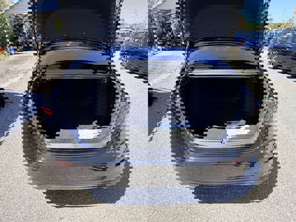 Used 2025 Honda Accord SE image 11