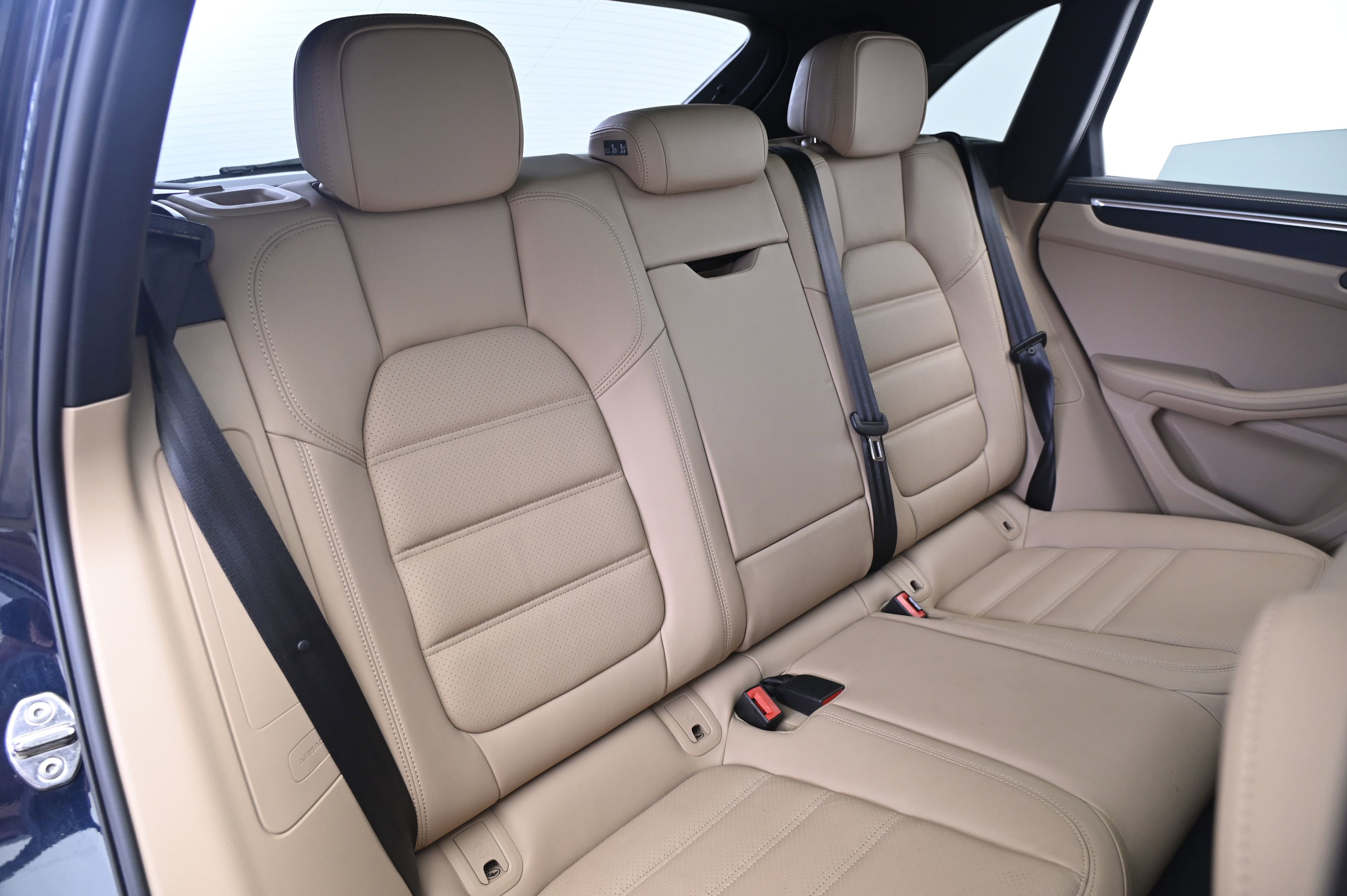 Certified 2022 Porsche Macan GTS image 19