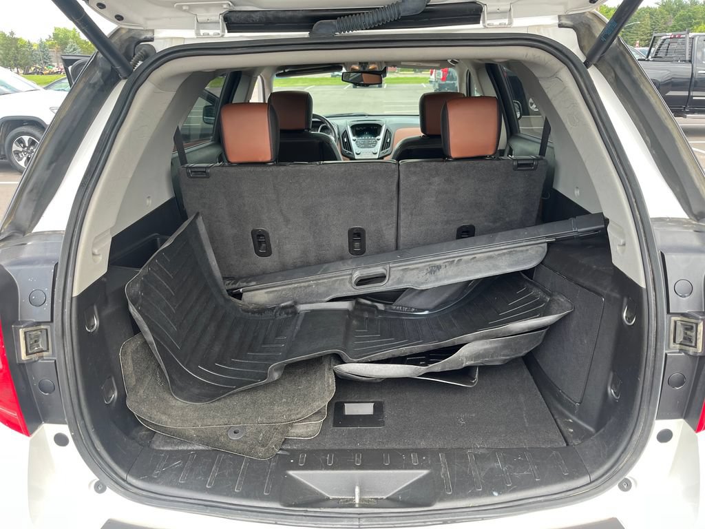 Used 2017 Chevrolet Equinox Premier w/ Enhanced Convenience Package AWD/4WD image 26