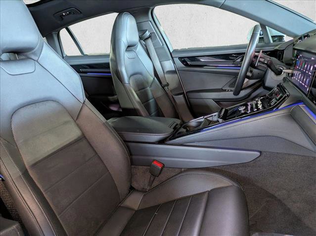Used 2024 Porsche Panamera image 22