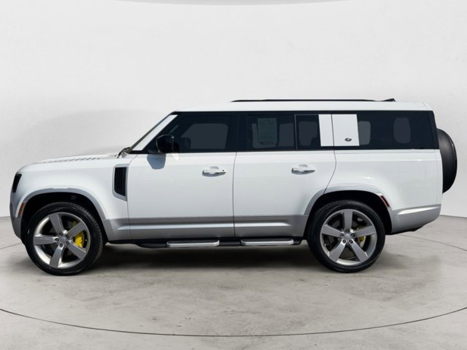 Certified 2023 Land Rover Defender 130 First Edition AWD/4WD image 7