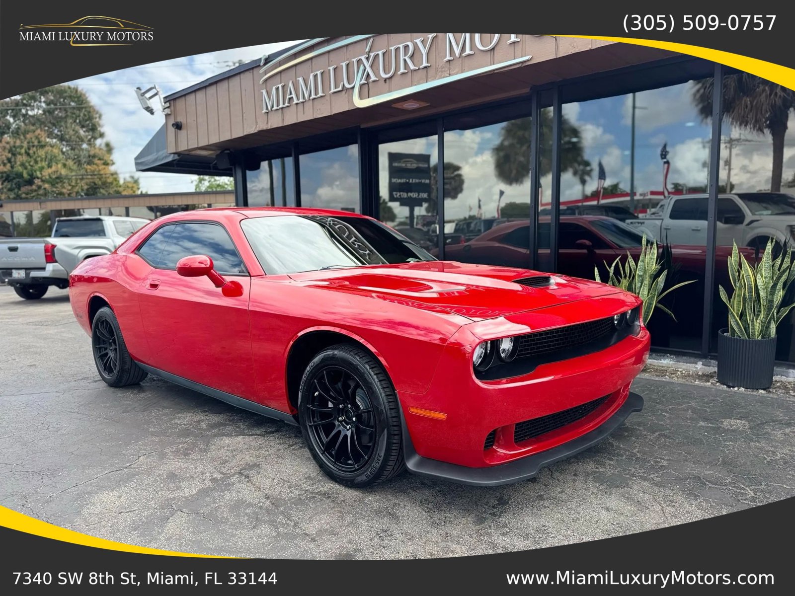 Used 2009 Dodge Challenger SE RWD image 3