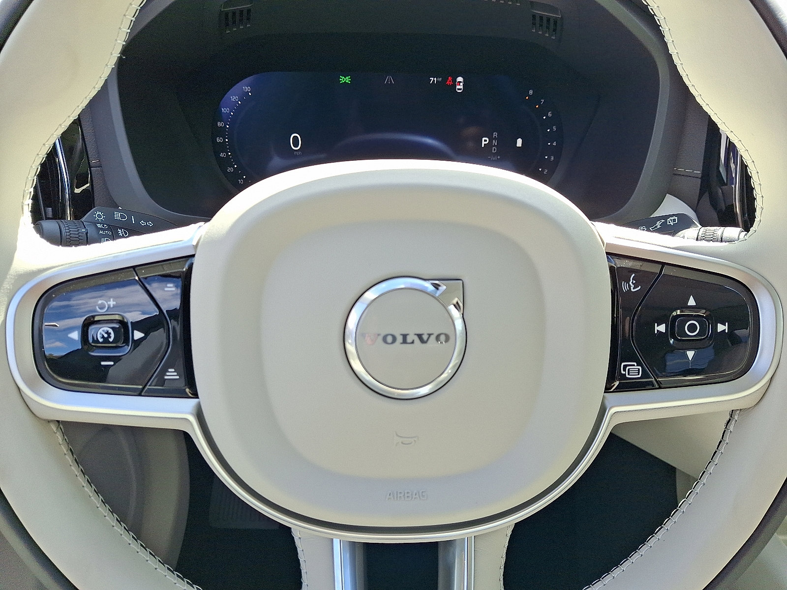 New 2026 Volvo XC60 B5 Ultra w/ Protection Package Premier image 12