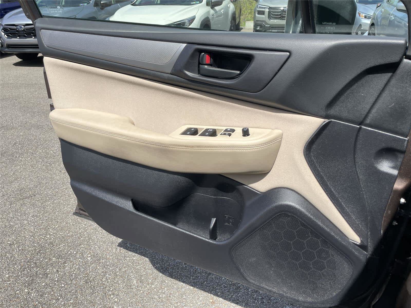 Used 2019 Subaru Outback 2.5i AWD/4WD image 24