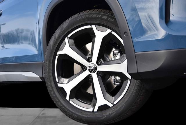 New 2026 Volkswagen Tiguan SE image 3