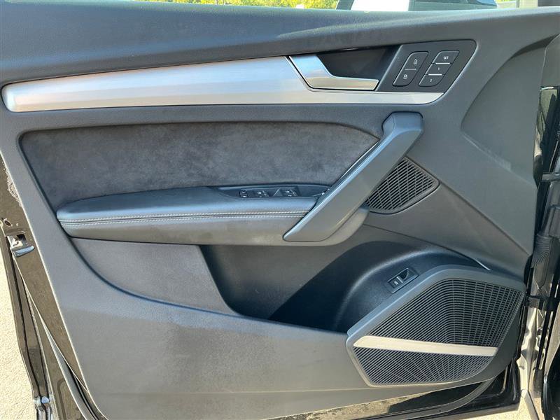Used 2019 Audi SQ5 Prestige w/ Prestige Package image 21