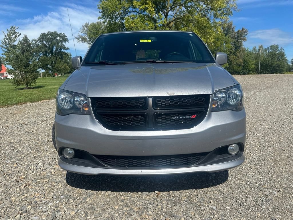 Used 2018 Dodge Grand Caravan SE FWD image 2