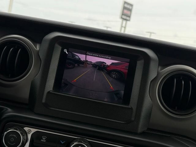 Used 2022 Jeep Gladiator Sport AWD/4WD video 3