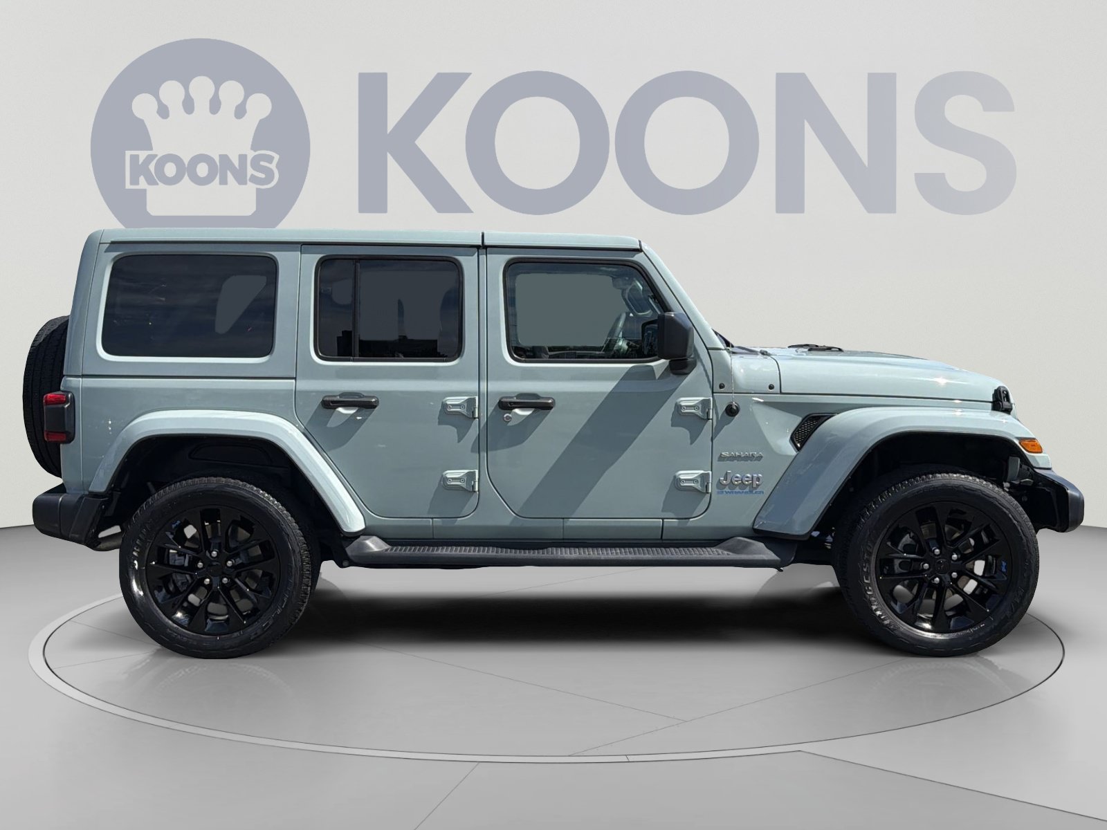 Used 2023 Jeep Wrangler Unlimited Sahara w/ Cold Weather Group AWD/4WD image 8