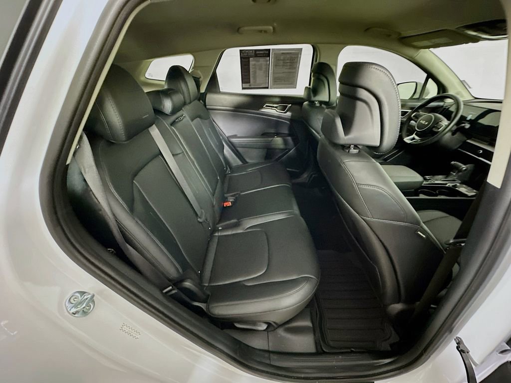 Used 2025 Kia Sportage EX image 11