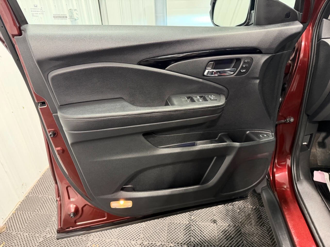 Used 2019 Honda Pilot Touring image 31