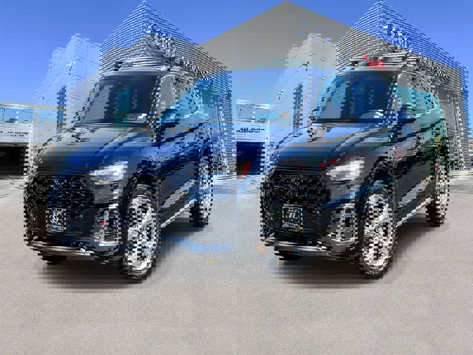 Used 2022 Audi Q5 2.0T Prestige w/ Prestige Package image 1