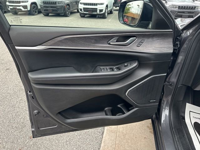 Certified 2022 Jeep Grand Cherokee L Limited image 27