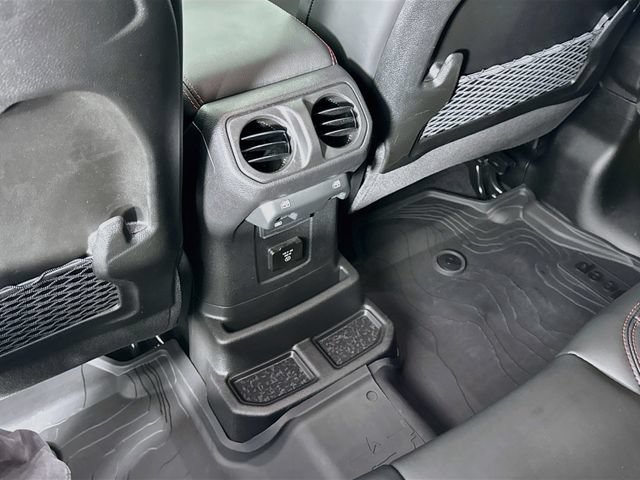 Used 2025 Jeep Wrangler Unlimited Rubicon AWD/4WD image 30