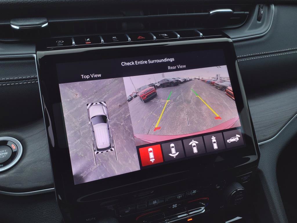 Certified 2025 Jeep Grand Cherokee Limited w/ Luxury Tech Group II AWD/4WD image 18