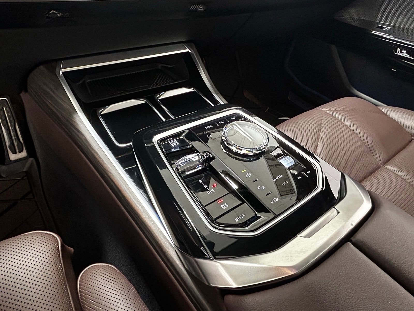 Used 2024 BMW 740i xDrive image 22