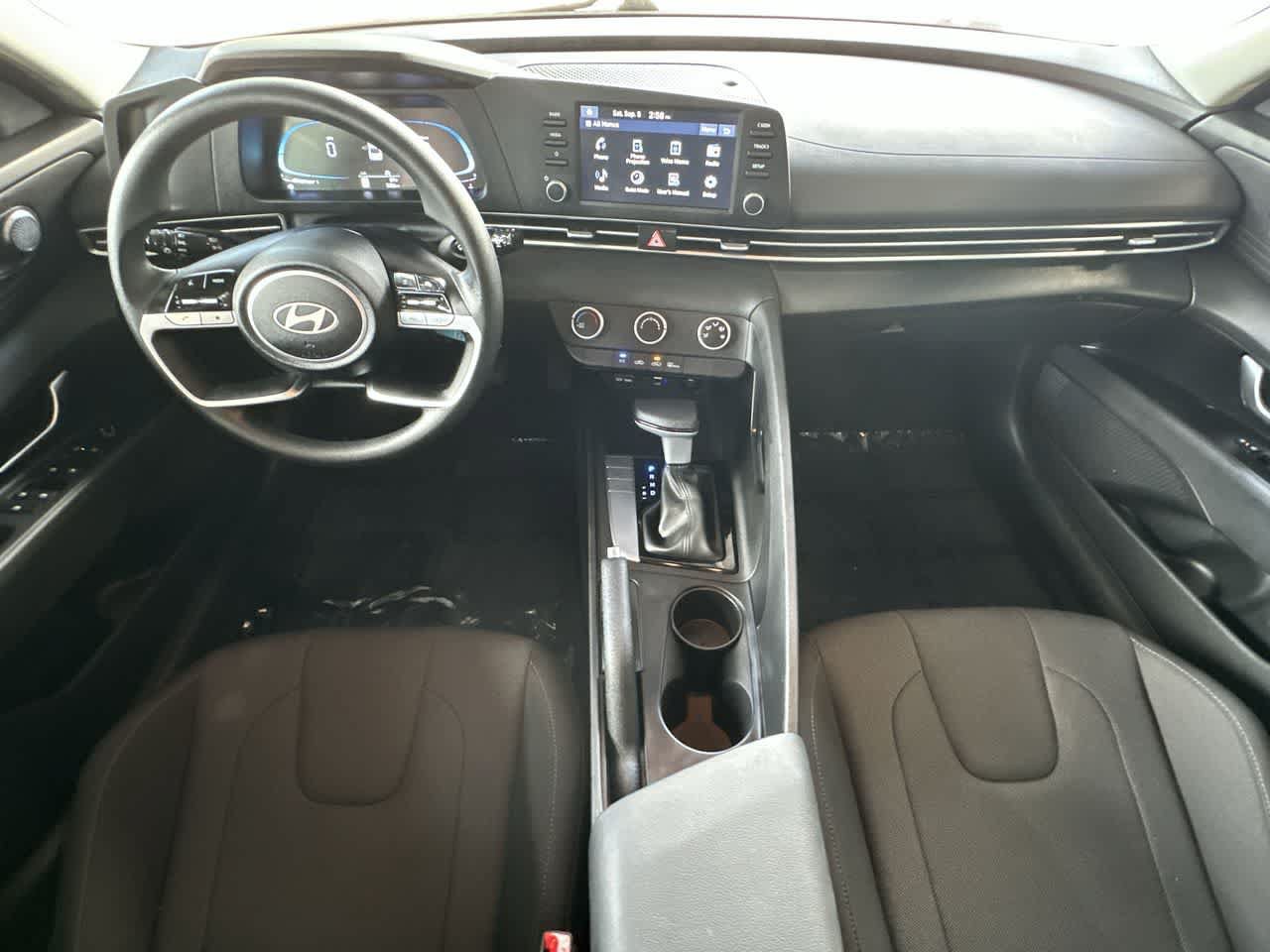Used 2026 Hyundai Elantra SE FWD image 24