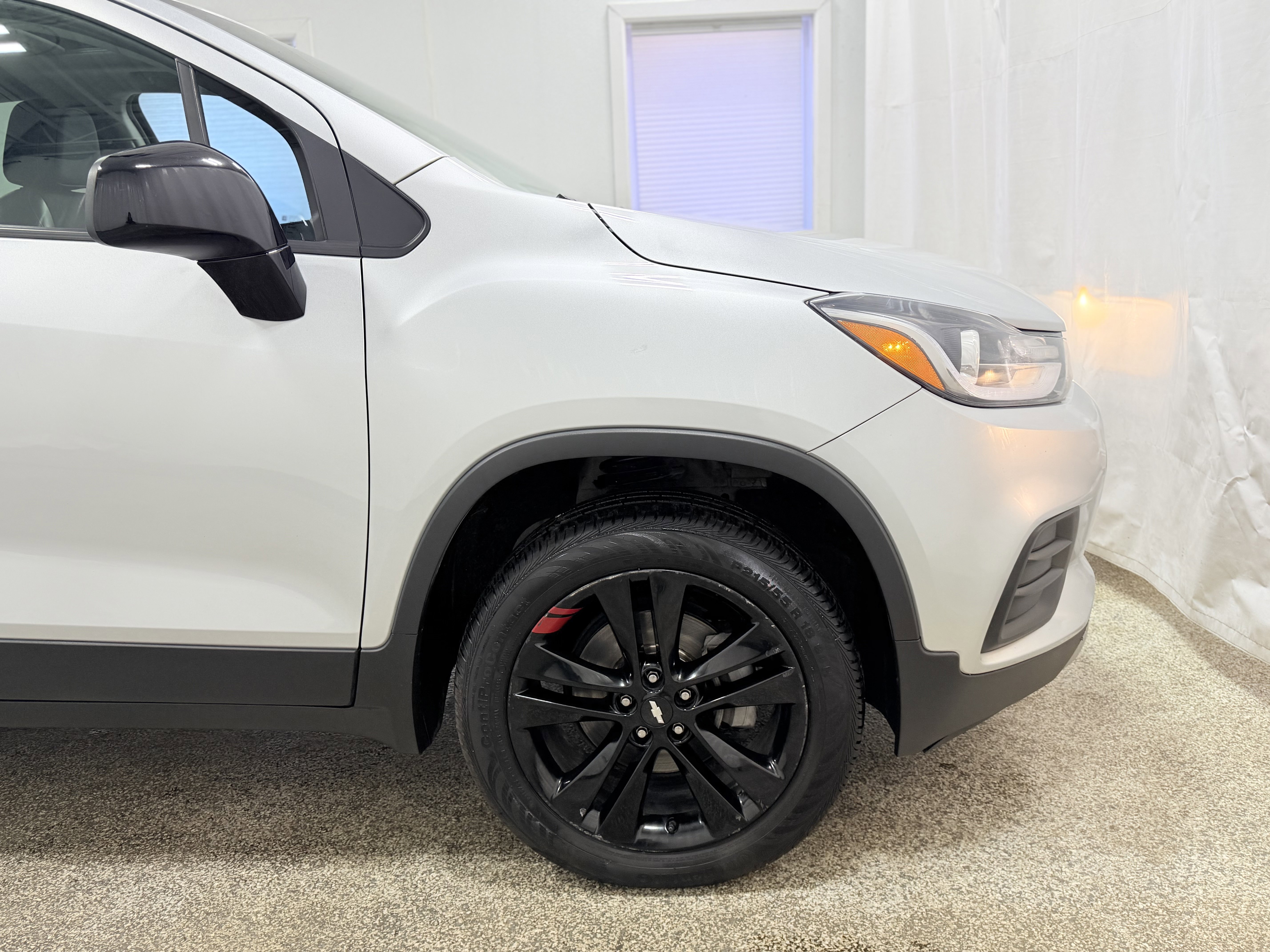 Used 2019 Chevrolet Trax LT w/ Sun & Sound Package image 29