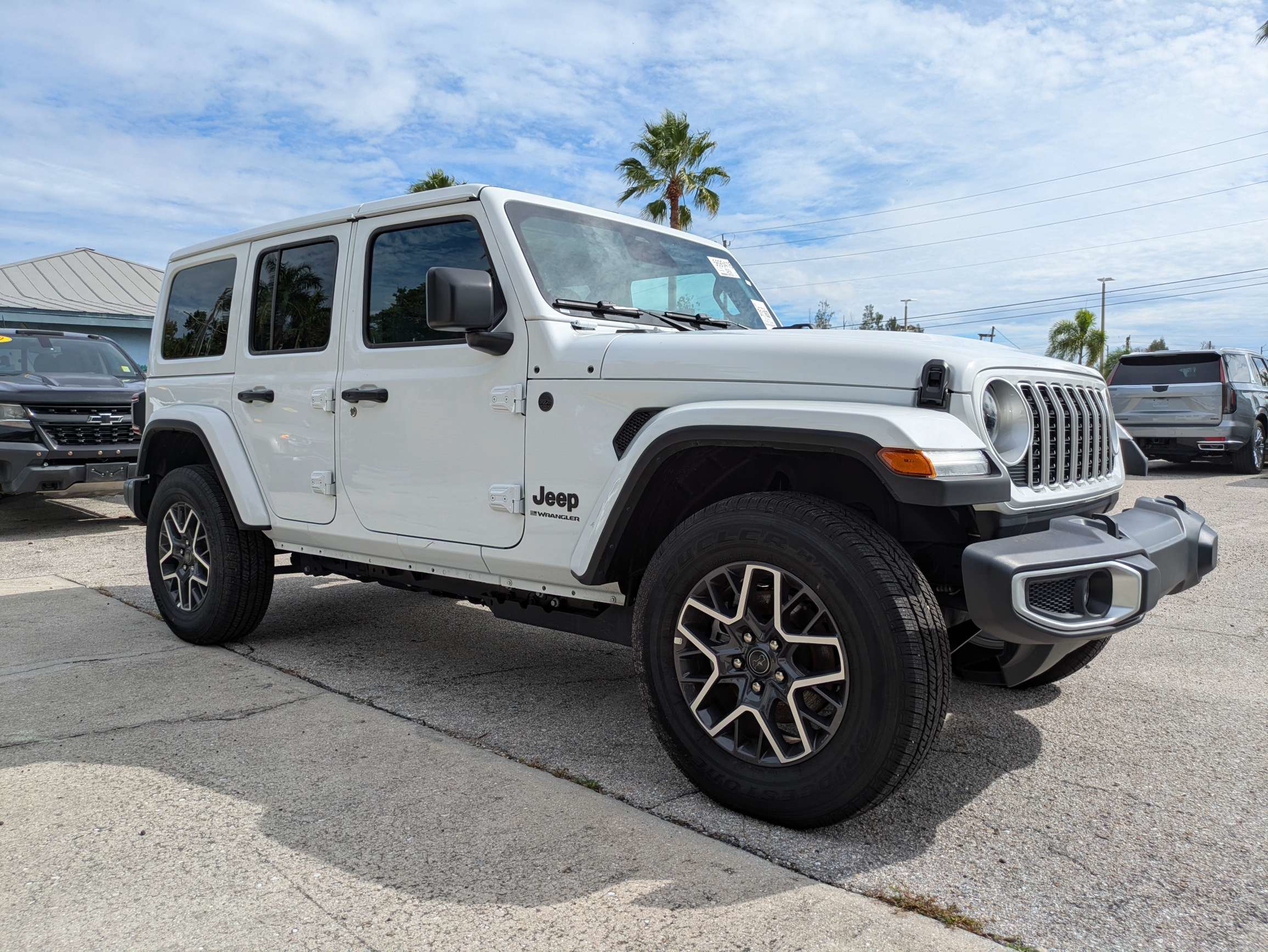 Used 2026 Jeep Wrangler Unlimited Sahara AWD/4WD image 5