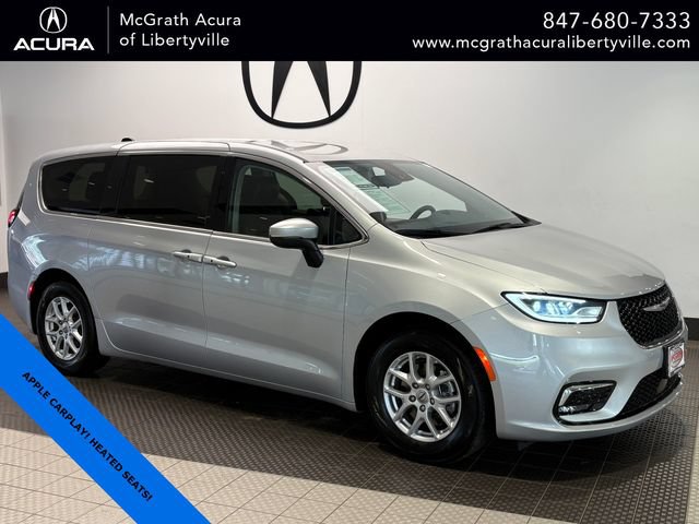 Used 2023 Chrysler Pacifica Touring-L FWD image 1
