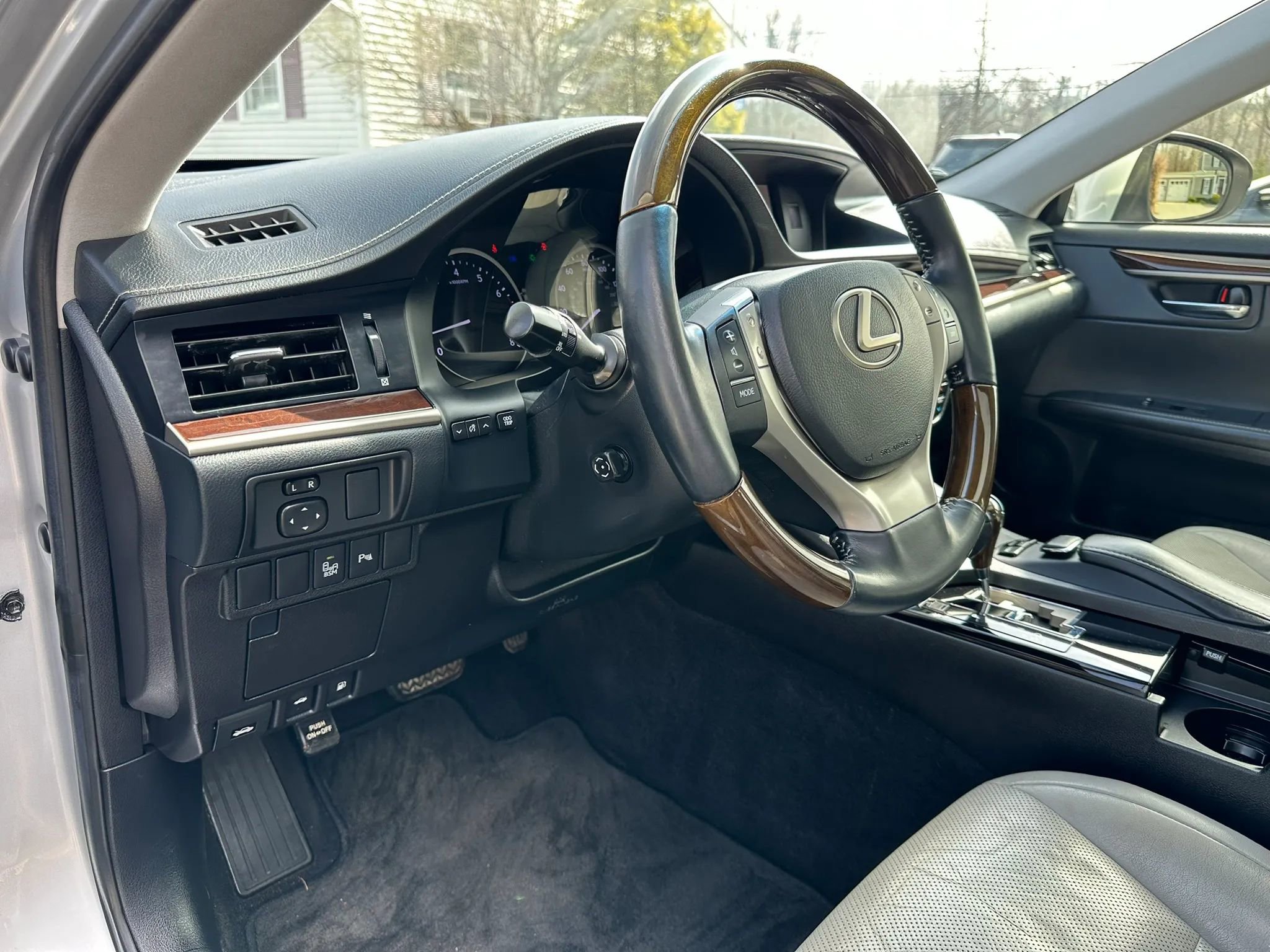 Used 2013 Lexus ES 350 w/ Luxury Pkg image 10
