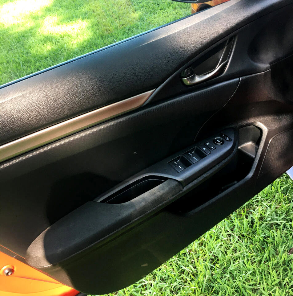 Used 2018 Honda Civic Sport image 11