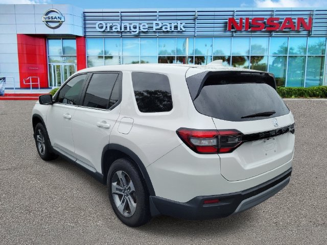 Used 2025 Honda Pilot EX-L image 3