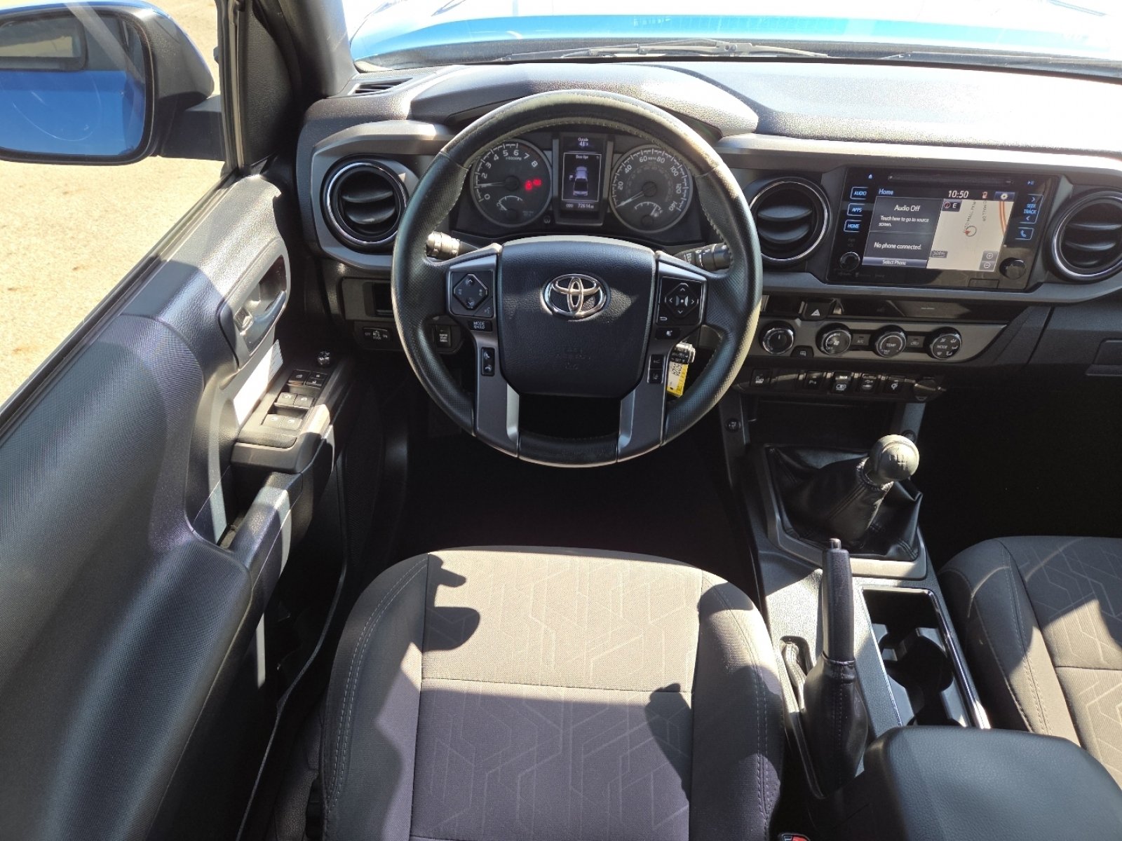 Used 2018 Toyota Tacoma TRD Off-Road w/ Technology Package image 24