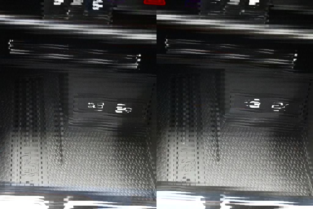 Used 2025 Volkswagen Atlas Cross Sport SE image 25