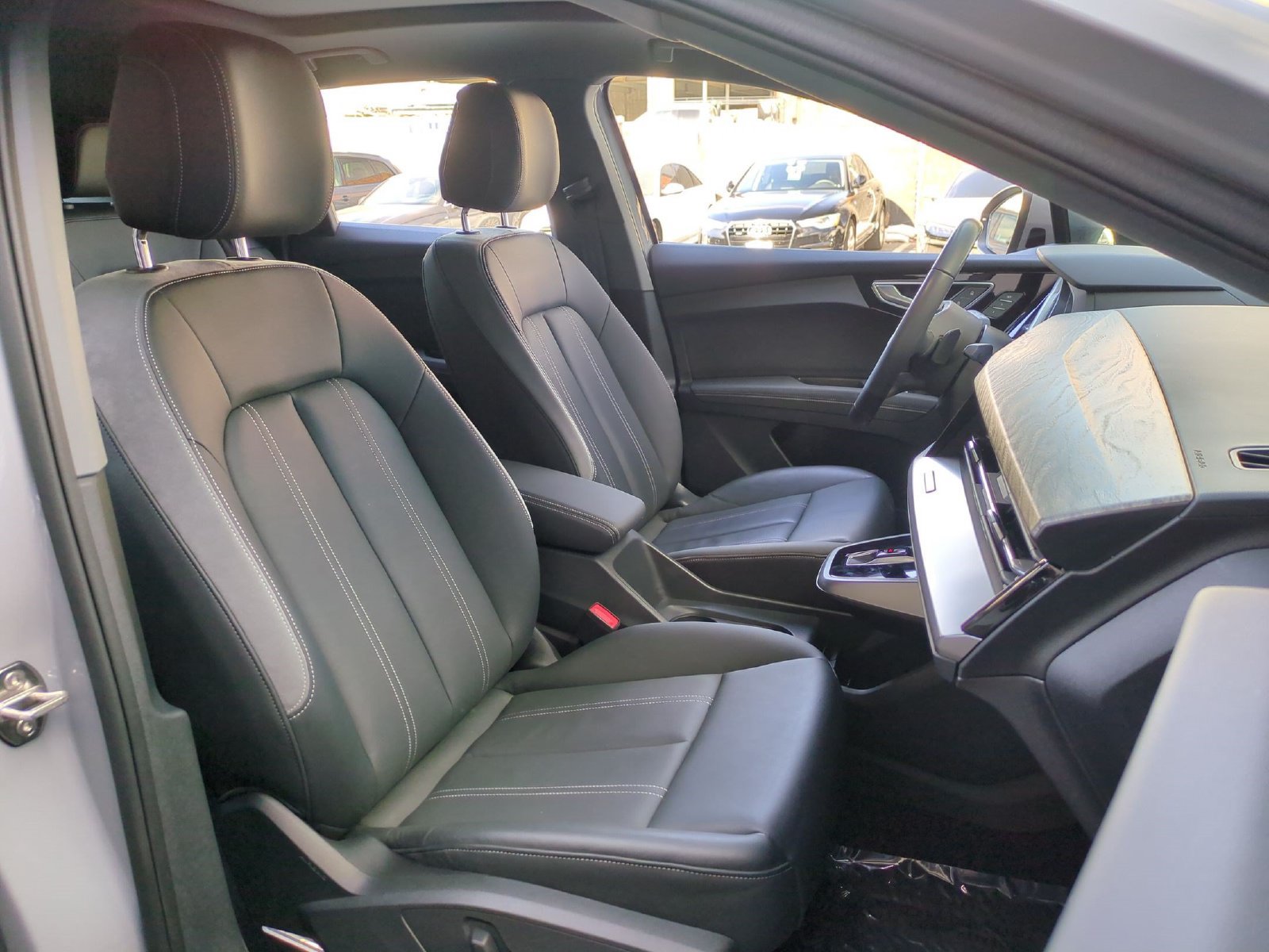 Used 2023 Audi Q4 e-tron Prestige AWD/4WD image 27